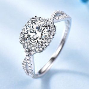 ROUND WHITE CUBIC ZIRCONIA HALO SETTING RING